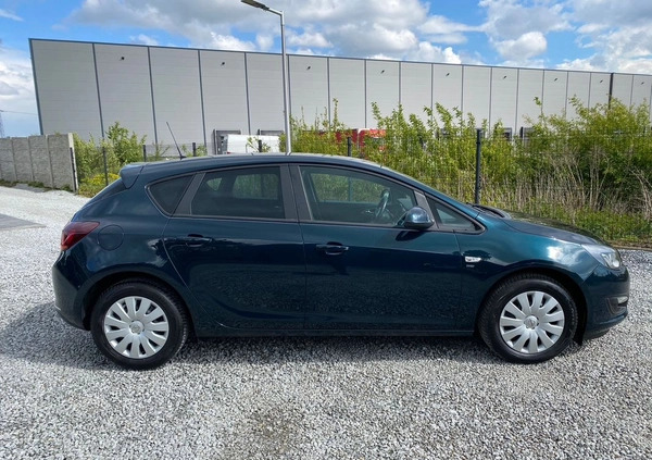 Opel Astra cena 35999 przebieg: 105000, rok produkcji 2014 z Czyżew małe 781